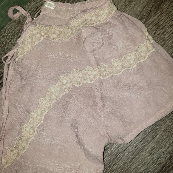 | Trinity | Lace Peasant Top - Picture 3 of 9